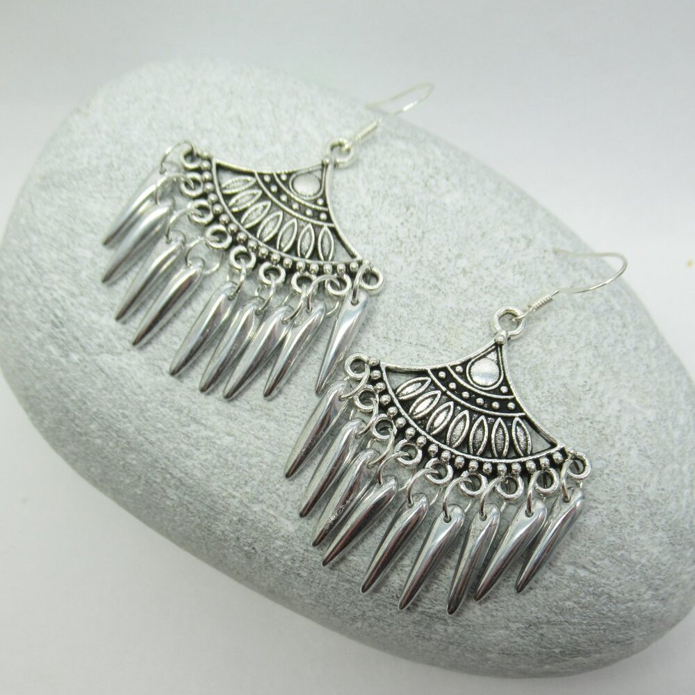 Unique statement fan dangle earrings - Picture 6 of 11